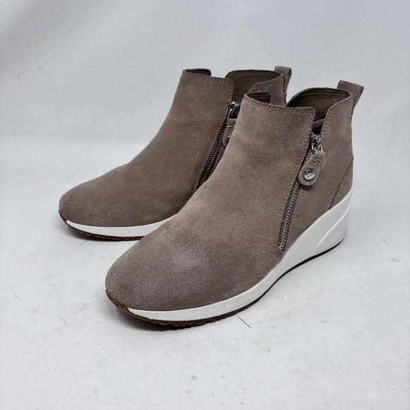 Alex Marie Ankle Booties Womens Size 9.5 Suede Leather Wedge Heel Side Zip Taupe - Picture 1 of 10